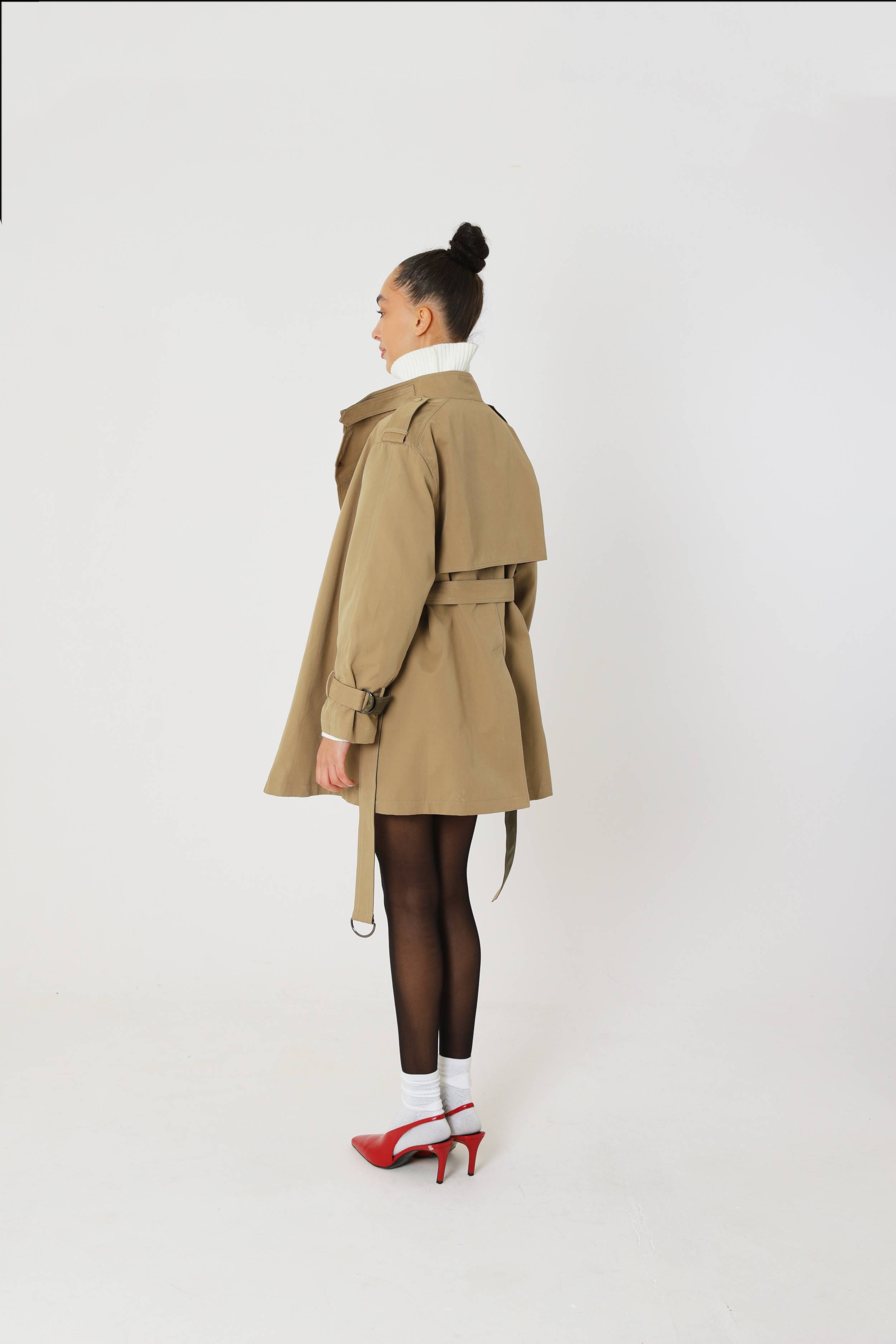 Trench coat with belt