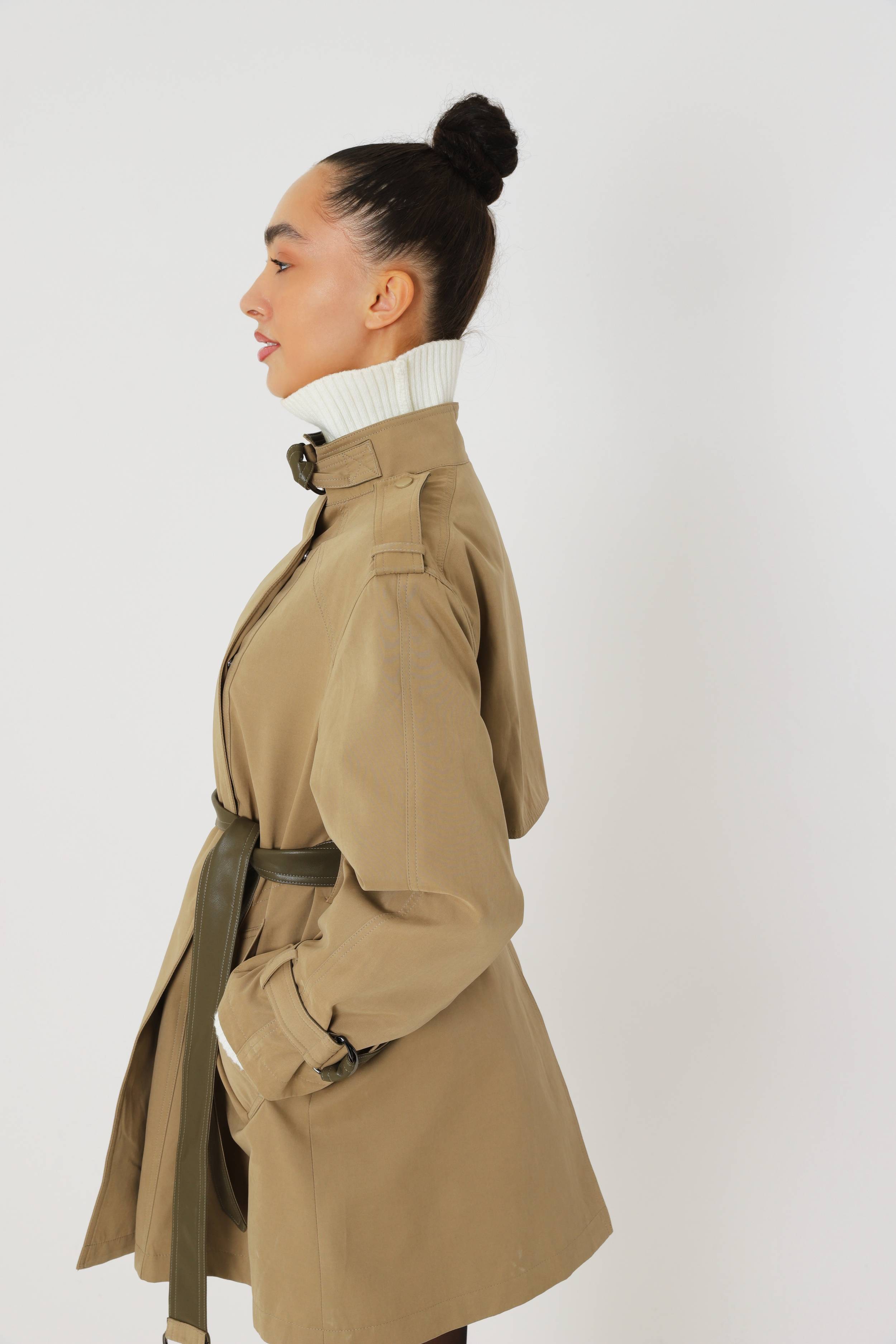 Trench coat with belt
