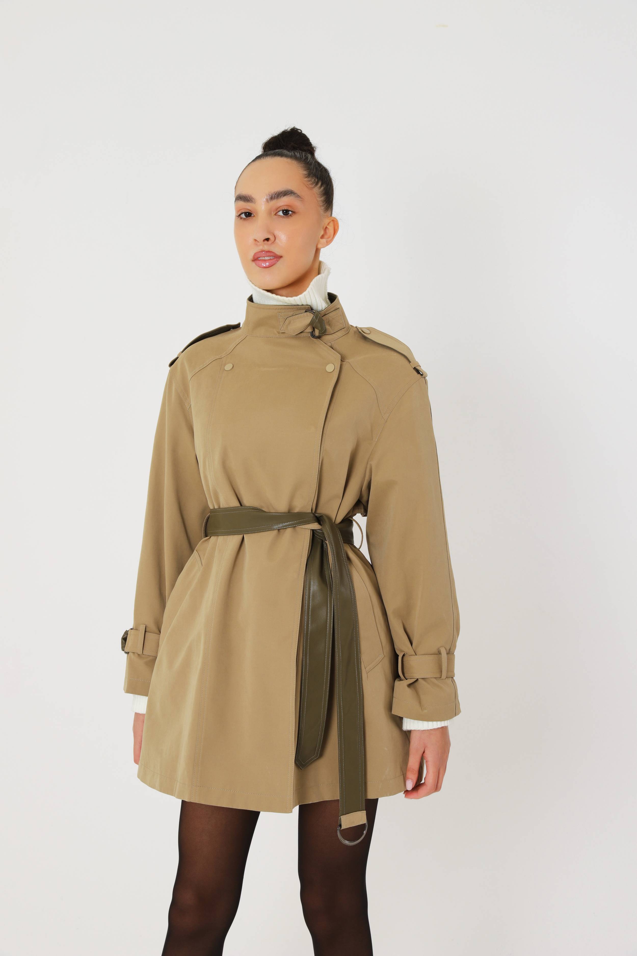Trench coat with belt