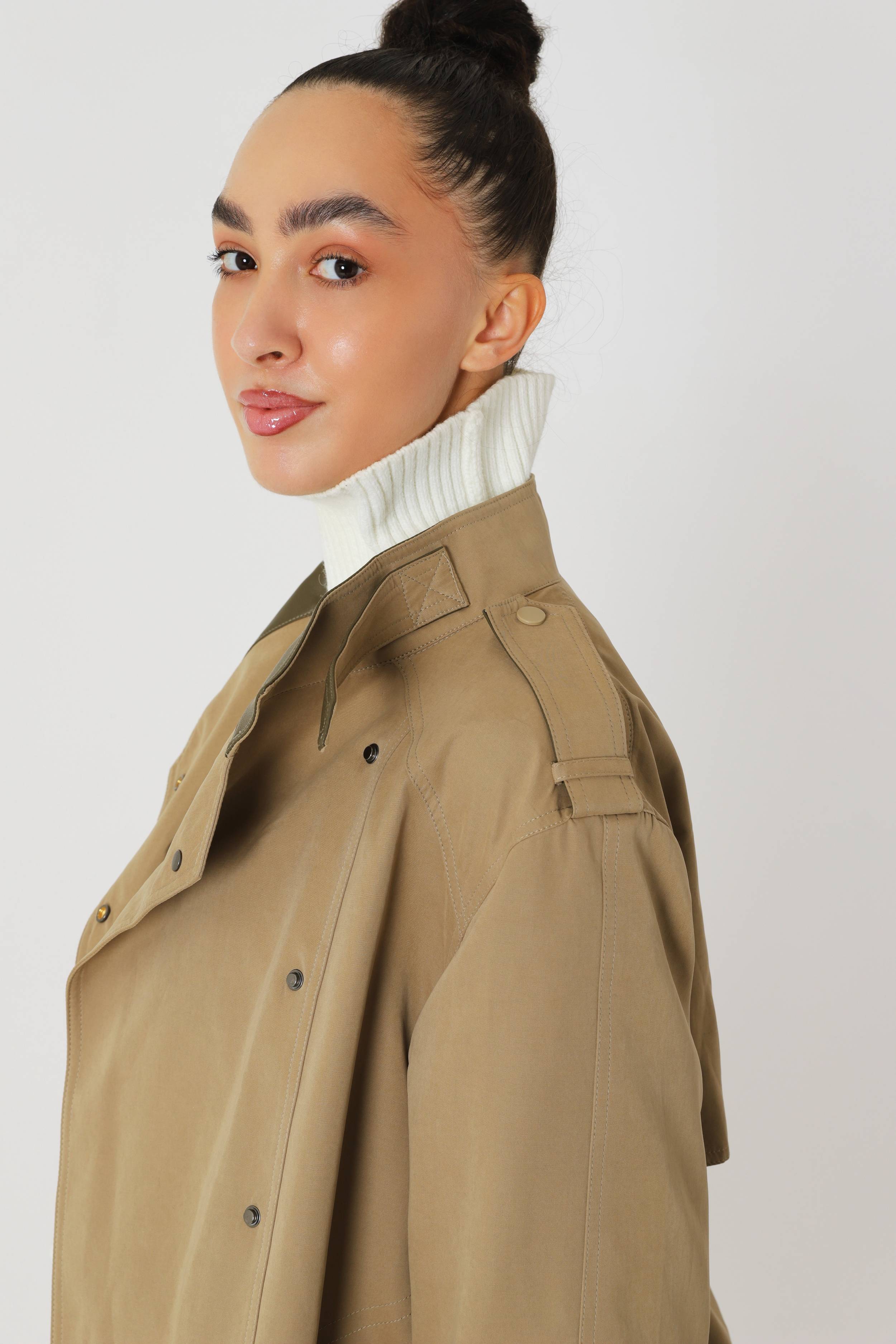 Trench coat with belt