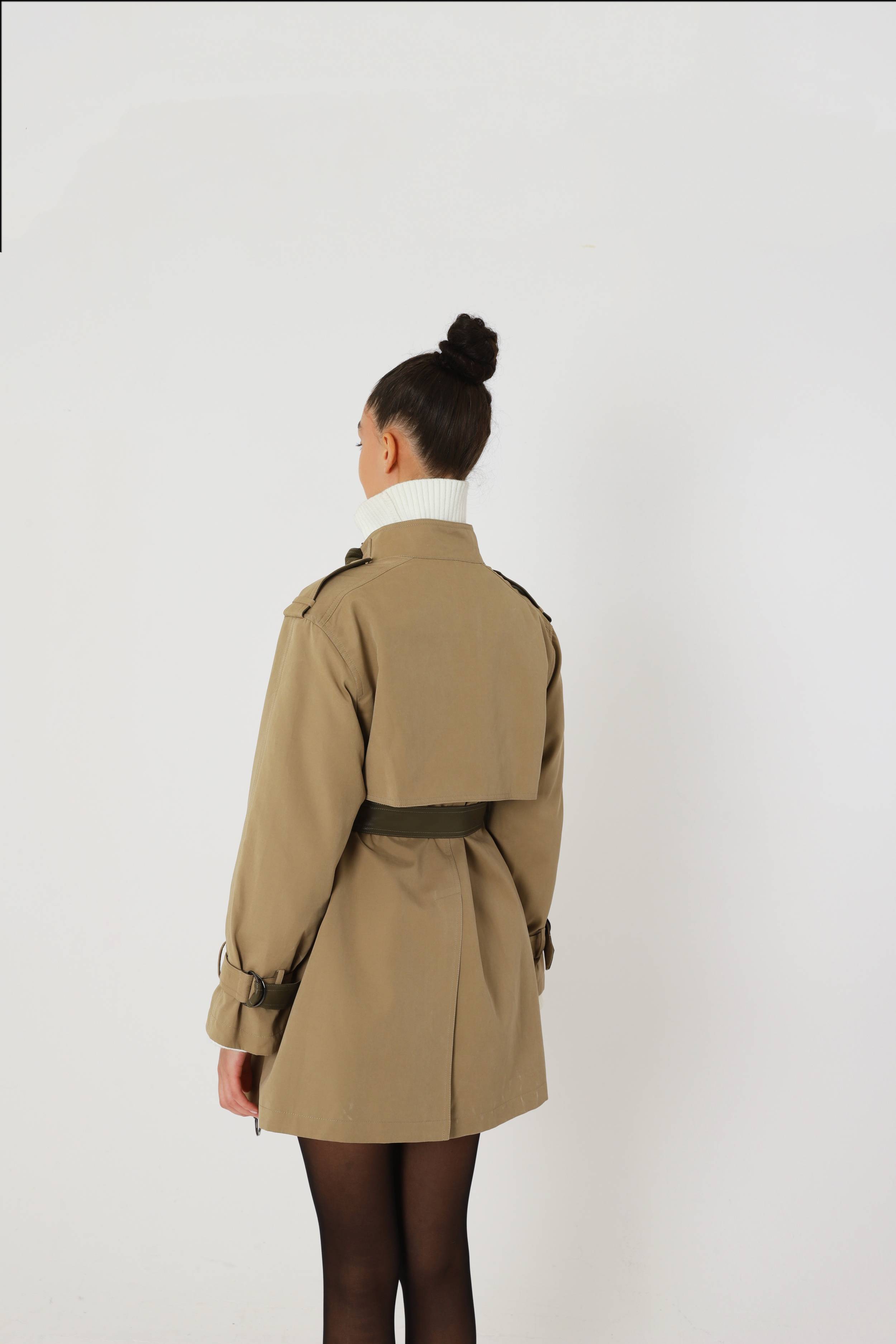 Trench coat with belt