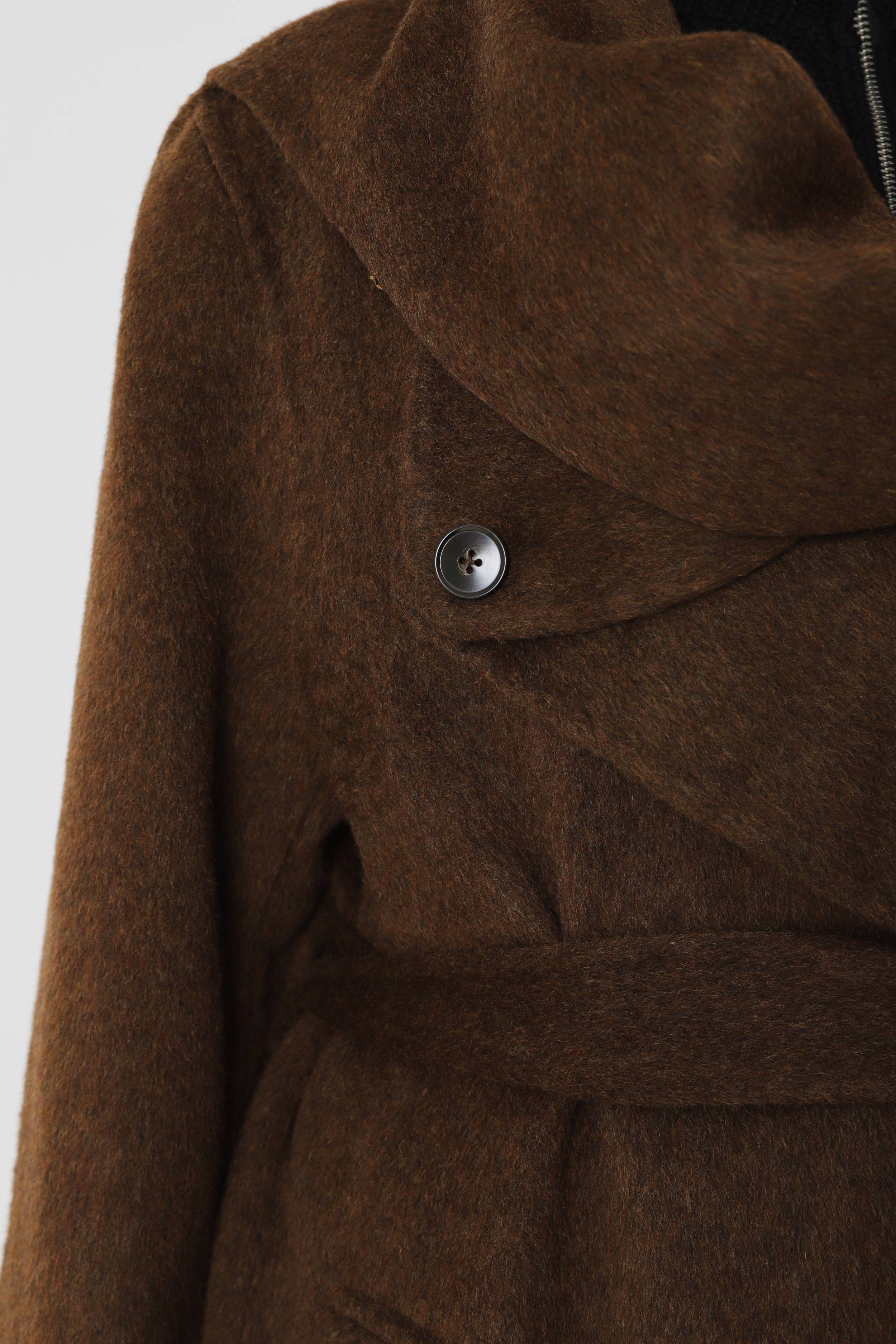 Manteau couleur chocolat 70 % laine avec écharpe