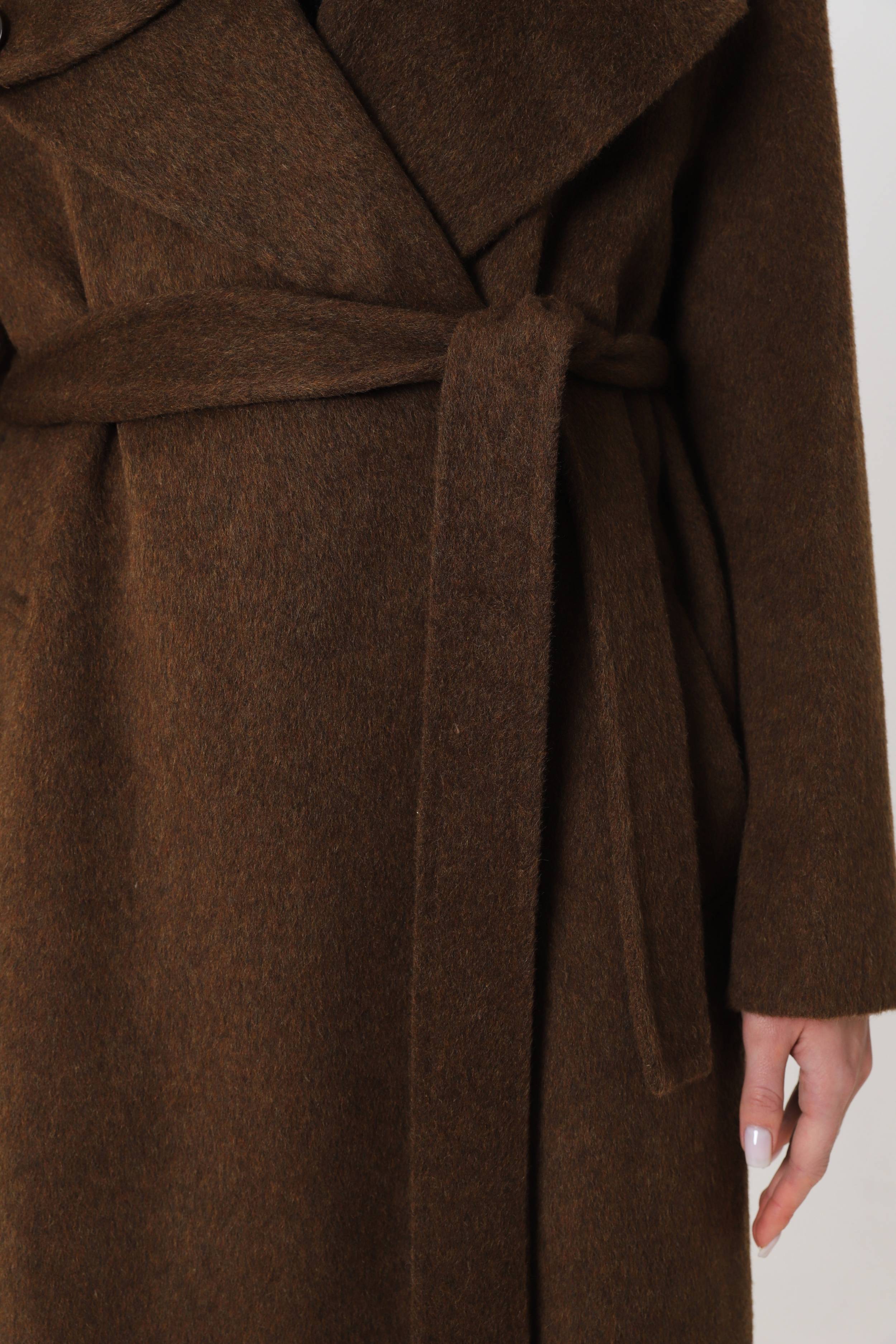 Manteau couleur chocolat 70 % laine avec écharpe