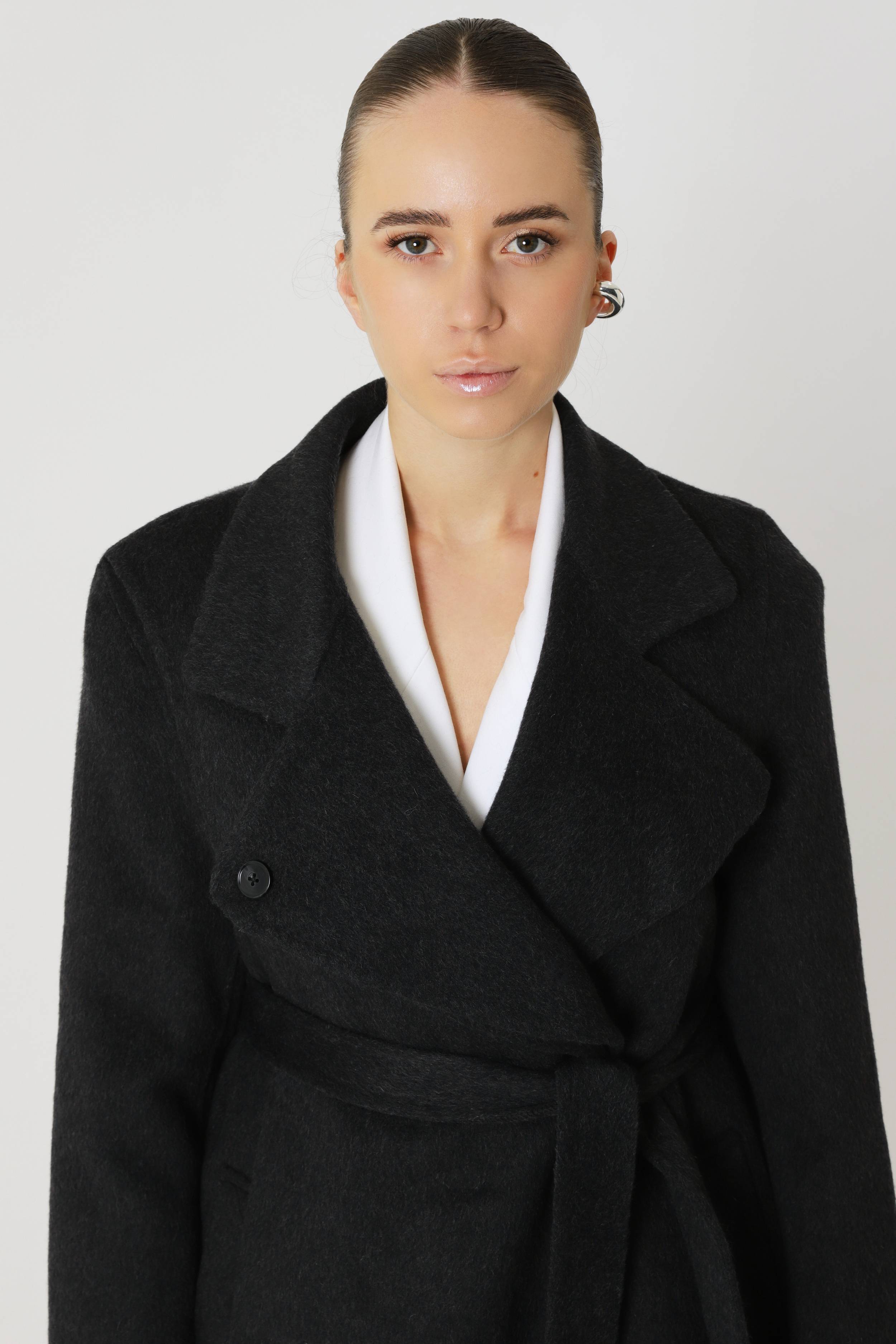 Gray Manhattan with scarf